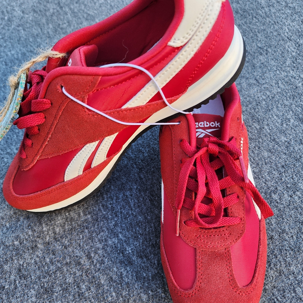 Reebok Red and White Retro Runner Sneakers R400 - Picture 2 of 6